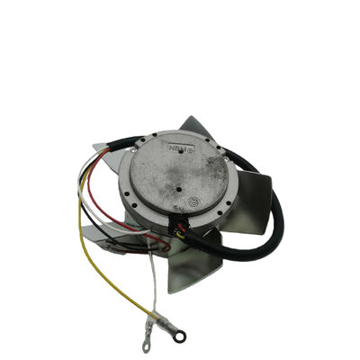 Ειδικότερα, η Επιτροπή θα πρέπει να λάβει υπόψη της την έκθεση της Επιτροπής σχετικά με την εφαρμογή του παρόντος κανονισμού.