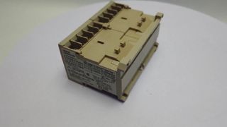 Omron J7ARN-E9-24VDC Reversible Contactor 15A 3-Pole | Σειρά J7AN | Βιτρίνα αναστροφής κινητήρα